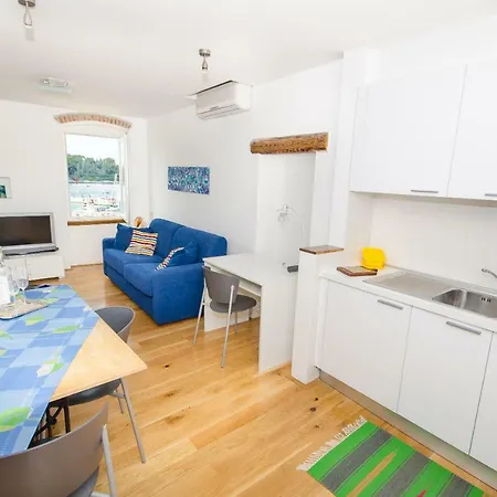 Apartman Sinegri Apartament *
